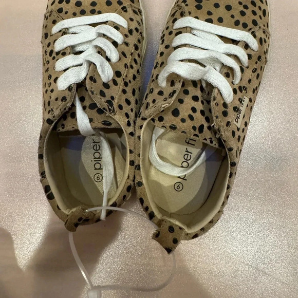 Piper Finn Kid Size 6 Leather Cheetah Low Top Sneakers (new) Display Model Pics - Picture 7 of 7